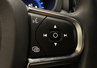 Подержанный автомобиль Volvo XC60 2021 года (21 фото)