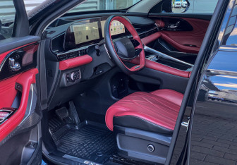 Подержанный автомобиль Exeed RX 2023 года (14 фото)