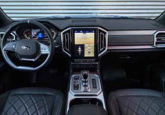Подержанный автомобиль JAC T9 2025 года (9 фото)