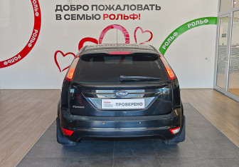 Подержанный автомобиль Ford Focus Hatchback 2010 года (5 фото)