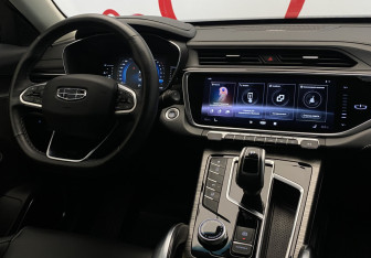 Подержанный автомобиль Geely Atlas Pro 2022 года (10 фото)