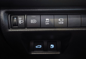Подержанный автомобиль Toyota Camry Sedan 2025 года (16 фото)