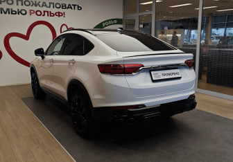 Подержанный автомобиль Geely Tugella 2024 года (6 фото)