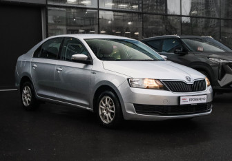 Подержанный автомобиль Skoda Rapid Liftback 2019 года (3 фото)