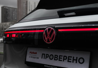 Подержанный автомобиль Volkswagen Tiguan 2025 года (41 фото)