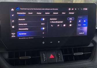 Подержанный автомобиль Toyota RAV4 2025 года (14 фото)