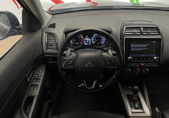 Подержанный автомобиль Mitsubishi ASX 2021 года (12 фото)