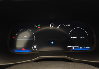 Подержанный автомобиль Toyota RAV4 2025 года (19 фото)