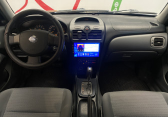 Подержанный автомобиль Nissan Almera Classic 2006 года (10 фото)