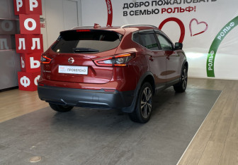 Подержанный автомобиль Nissan Qashqai 2020 года (4 фото)