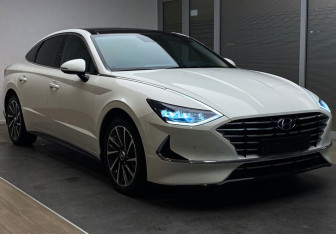 Подержанный автомобиль Hyundai Sonata 2021 года (3 фото)