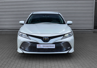 Подержанный автомобиль Toyota Camry Sedan 2018 года (2 фото)