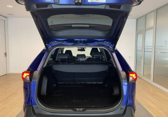 Подержанный автомобиль Toyota RAV4 2021 года (7 фото)