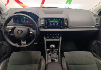 Подержанный автомобиль Skoda Karoq 2022 года (10 фото)
