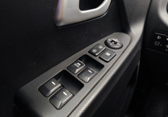 Подержанный автомобиль Kia Sportage 2013 года (16 фото)