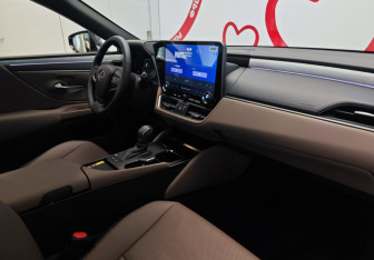 Новый Lexus ES 2025 (9 фото)