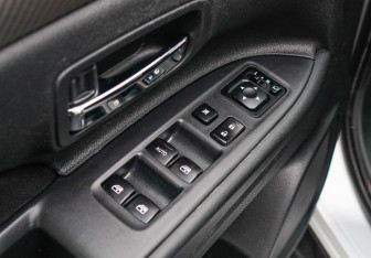 Подержанный автомобиль Mitsubishi Outlander 2018 года (15 фото)