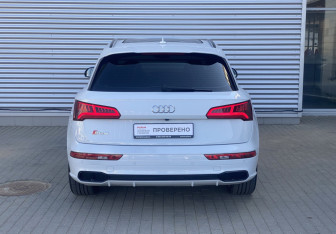 Подержанный автомобиль Audi SQ5 2020 года (5 фото)