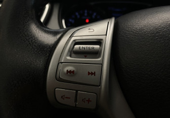 Подержанный автомобиль Nissan X-Trail 2015 года (23 фото)