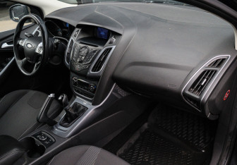 Подержанный автомобиль Ford Focus Wagon 2012 года (7 фото)