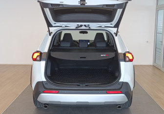 Подержанный автомобиль Toyota RAV4 2024 года (7 фото)