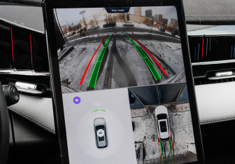 Подержанный автомобиль Geely Atlas 2024 года (23 фото)