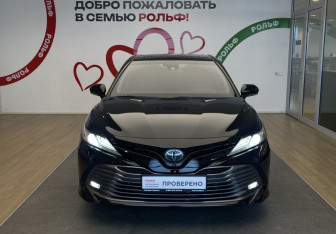 Подержанный автомобиль Toyota Camry Sedan 2019 года (2 фото)