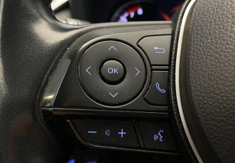 Подержанный автомобиль Toyota RAV4 2022 года (24 фото)