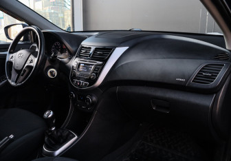 Подержанный автомобиль Hyundai Solaris Sedan 2014 года (7 фото)