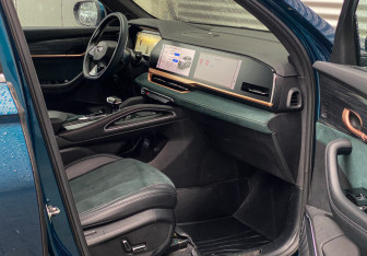 Подержанный автомобиль Geely Monjaro 2024 года (9 фото)