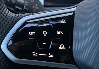 Подержанный автомобиль Volkswagen Tiguan 2025 года (34 фото)