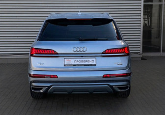 Подержанный автомобиль Audi Q7 2020 года (5 фото)
