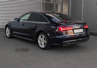 Подержанный автомобиль Audi A6 Sedan 2017 года (7 фото)