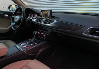 Подержанный автомобиль Audi A6 Sedan 2017 года (9 фото)