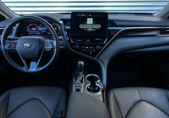 Подержанный автомобиль Toyota Camry Sedan 2023 года (13 фото)