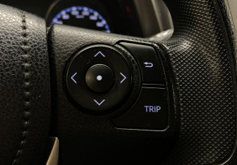 Подержанный автомобиль Toyota RAV4 2016 года (19 фото)