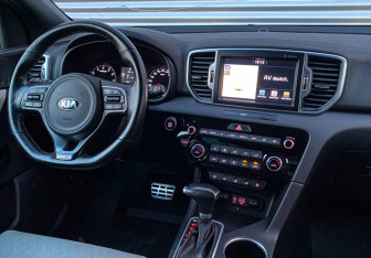 Подержанный автомобиль Kia Sportage 2018 года (10 фото)