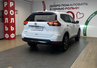 Подержанный автомобиль Nissan X-Trail 2022 года (4 фото)