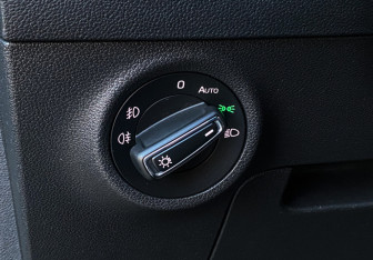 Подержанный автомобиль Skoda Karoq 2021 года (19 фото)