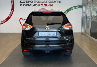 Подержанный автомобиль Nissan X-Trail 2015 года (5 фото)