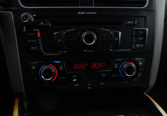 Подержанный автомобиль Audi Q5 2010 года (18 фото)