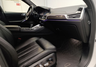 Подержанный автомобиль BMW X6 2020 года (8 фото)