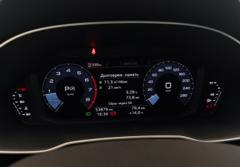 Подержанный автомобиль Audi Q3 2020 года (15 фото)