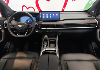 Подержанный автомобиль Geely Okavango 2023 года (9 фото)