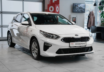 Подержанный автомобиль Kia Ceed Hatchback 2019 года (3 фото)