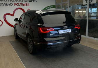 Подержанный автомобиль Audi Q7 2012 года (6 фото)
