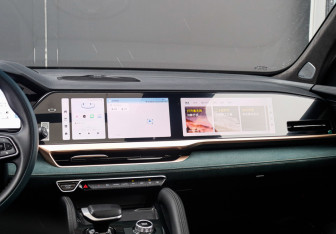 Подержанный автомобиль Geely Monjaro 2023 года (25 фото)