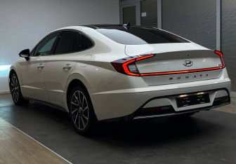 Подержанный автомобиль Hyundai Sonata 2021 года (6 фото)