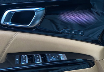 Подержанный автомобиль Kia Carnival 2022 года (21 фото)