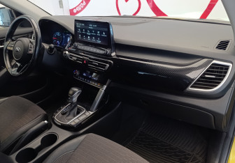 Подержанный автомобиль Kia Seltos 2020 года (7 фото)